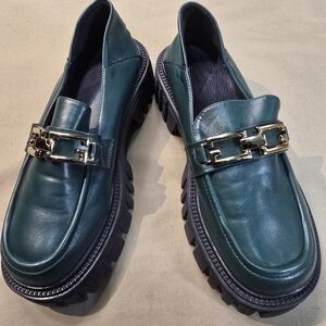 Lattelier Women Leather Chunky Loafers with Gold Chain Size 7.5